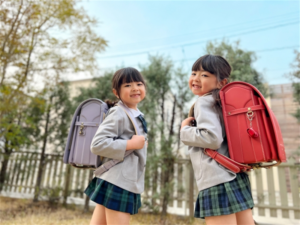 ランドセルを背負った子供たち